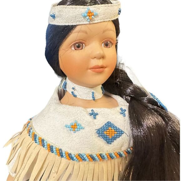 Vintage Native American Porcelain Doll Traditional Dress Fringe and Beads 16 inc - Picture 6 of 15